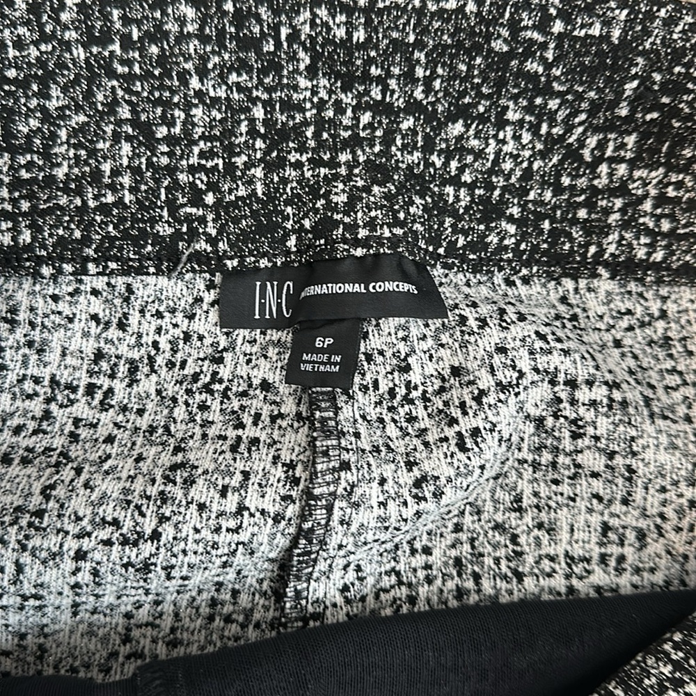 INC International Concepts Monochrome Stretch Skinny Pants size 6P. - Picture 4 of 6